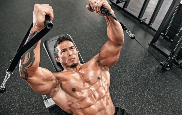 marime fara forta: semnul utilizarii de steroizi?